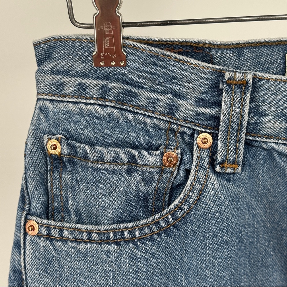 Levi's Straight Leg Jeans in Classic Blue 2000’s 100% Cotton 29x30 - Picture 2 of 8